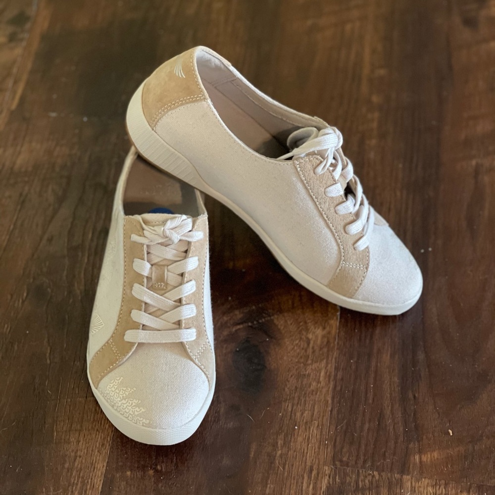 Women’s Dansko Olisa – Walking Depot Sze 7.5